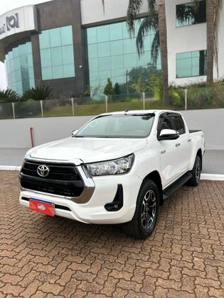 TOYOTA HILUX 2.8 D-4D TURBO DIESEL CD SRV 4X4 AUTOMÁTICO
